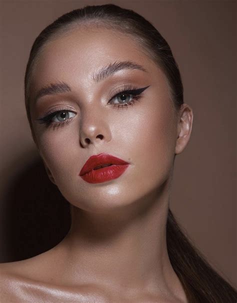 35 Stunning Red Lips Makeup Looks & Ideas - Your Classy Look