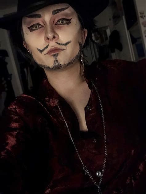 One Piece Mihawk Dracule cosplay Makeup Instagram: cranberryspider ...