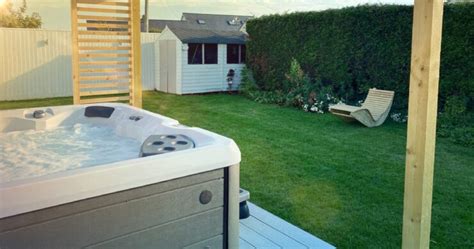 Hot tub landscaping ideas: Plants for privacy - Master Spas Blog