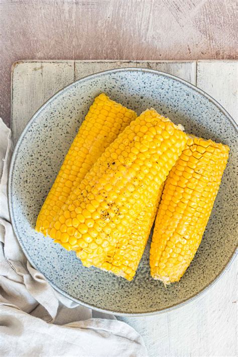 Boiled Corn On The Cob - inside.wales