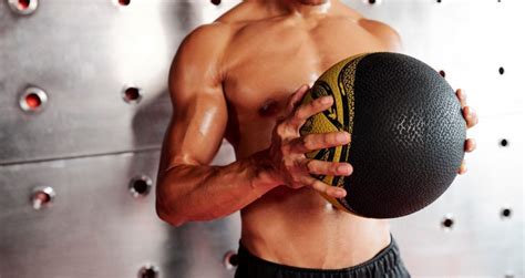 Benefits of Medicine Ball Training For Home Workouts