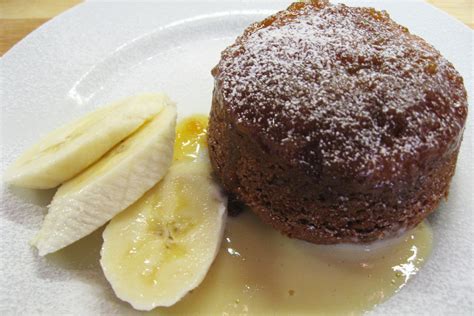 Kitchen Delights: STICKY TOFFEE AND BANANA PUDDING