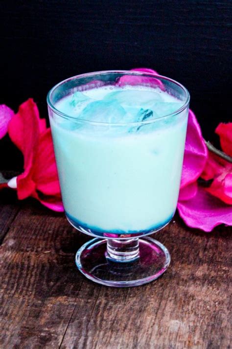 Blue Mixed Drink Recipe - Blue Snowball | A Magical Mess