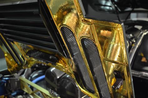 Engine bay of the McLaren F1 lined with gold. : r/carporn