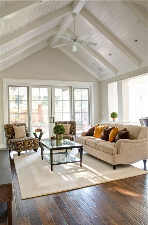 17 Charming Living Room Designs With Vaulted Ceiling