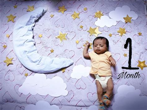 1 month baby photoshoot at home - Melda Calhoun