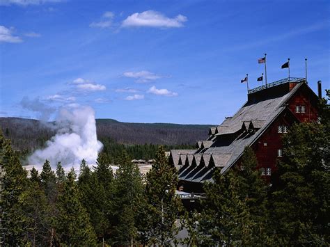 Old Faithful Inn Yellowstone National Park, Wyoming, United States ...