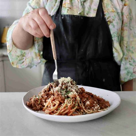 Spaghetti Bolognaise With Chunky, Homemade, Bolognaise Sauce - 400g ...