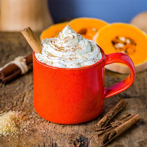 Best Pumpkin Spice Latte Recipe To Make At Home | Blondelish.com