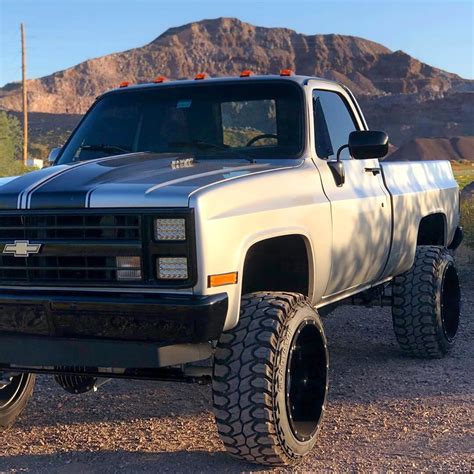 Lifted 1987 Chevy Silverado V10 - a Diamond in the Rough - offroadium.com