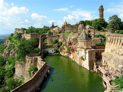 Chittorgarh Fort: Hill Forts of Rajasthan | Insight India : A Travel ...