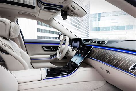 Mercedes-Benz S-Class plug-in hybrid: Swanky and frugal - CNET