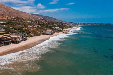 Drone Shot of the Beach · Free Stock Photo