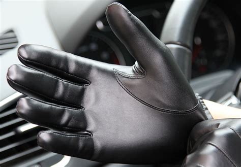 Best Winter Driving Gloves You Should Not Miss (Fall 2023) - Buyer’s Guide