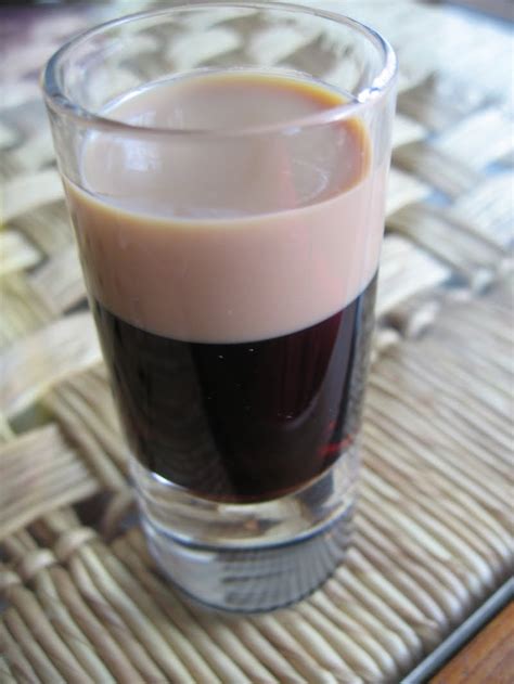 Best Cocktail Recipes: Baby Guinness