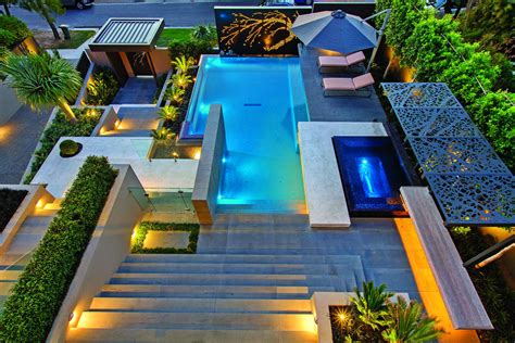 Contemporary Home In Melbourne With Resort Style Modern Landscaping ...