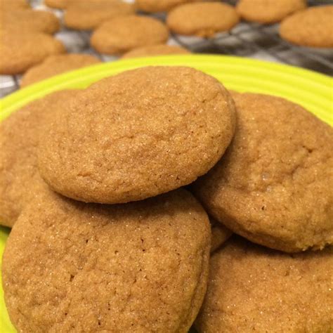 Easy Chewy Ginger Cookies Recipe