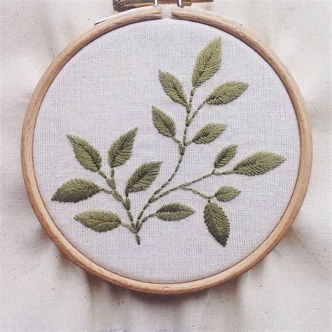 Leaf Embroidery: 30+ Patterns of Leaves Using Different Stitches