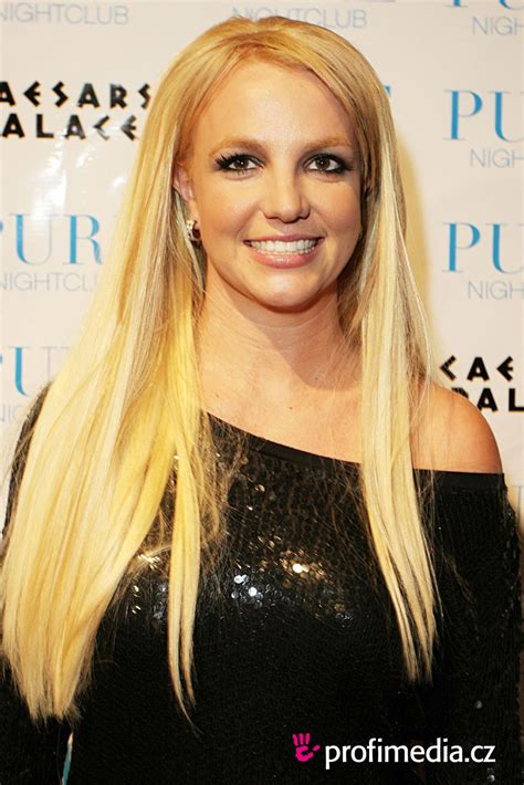 Britney Spears Short Hair 2021 / 25 Most Beautiful Celebrity Long ...