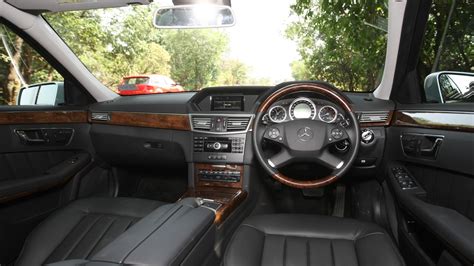 MercedesBenz-E-Class-2013-E-250-CDI-Interior Car Photos - Overdrive