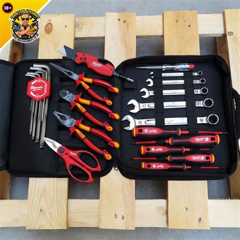 Milwaukee 25pc VDE Hand Tool Set Inc Case #3 - Power Tool Competitions ...