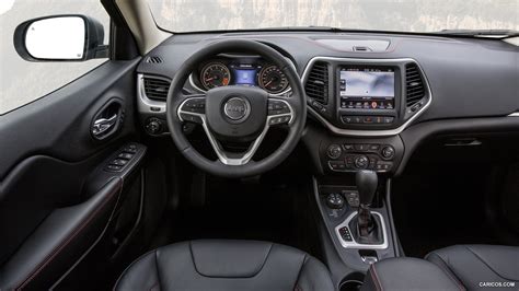 2014 Jeep Cherokee Trailhawk (Euro Version) - Interior | Caricos