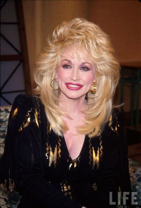 Dolly Parton Hairstyles - 39 Photos For Your Inspiration | Dolly parton ...