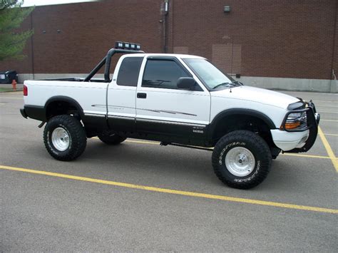 Chevrolet S10 Lifted Photo Gallery #9/10