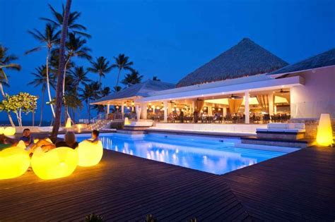 Best All-Inclusive Resorts in Punta Cana for Couples | Islands | Piscinas