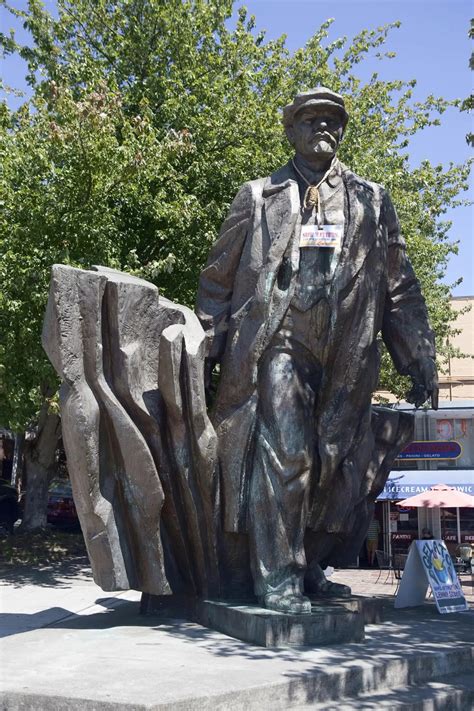 Statue of Lenin in Fremont, Seattle, Washington - Silly America