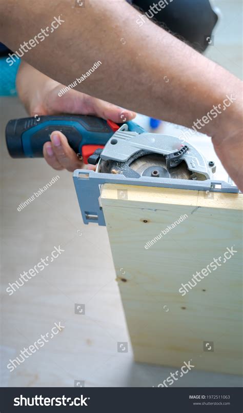 Hand Held Worm Drive Circular Saw Stock Photo 1972511063 | Shutterstock