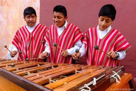 Traditional Guatemalan Marimba Music at Calle del Arco ...