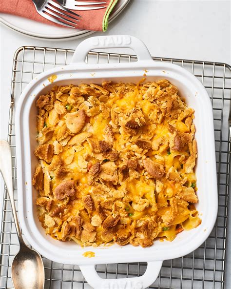 Pioneer Woman Tuna Noodle Casserole : Sour Cream Noodle Bake - Top the ...