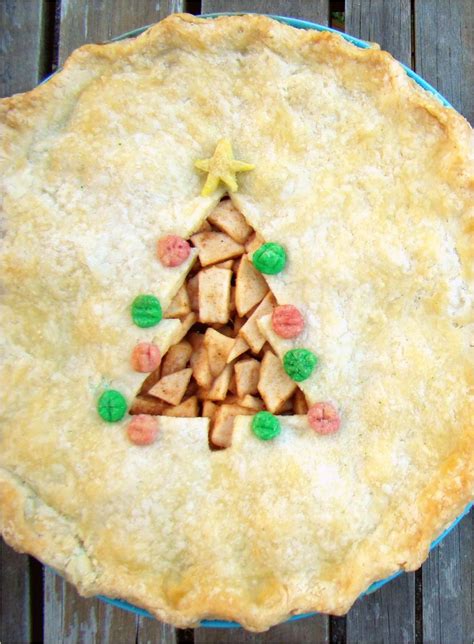 Christmas tree apple pie demo!