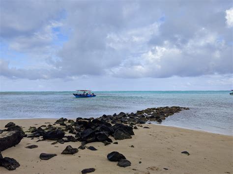 Top 7 Moorea Beaches To Explore - Mike & Laura Travel