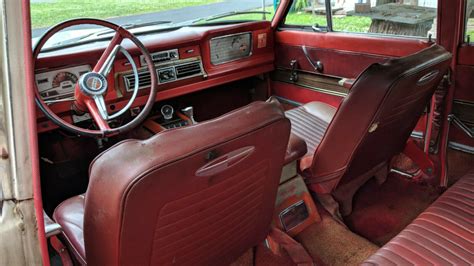 jeep wagoneer interior | Barn Finds