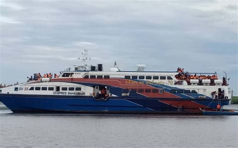 500 stranded as Langkawi ferry runs aground | FMT