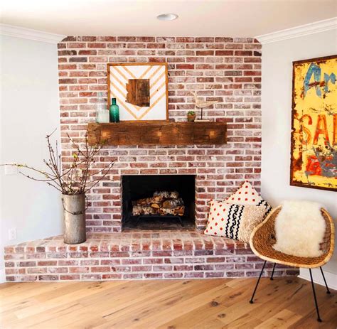 Red Brick Fireplace With Wood Mantel – Mriya.net