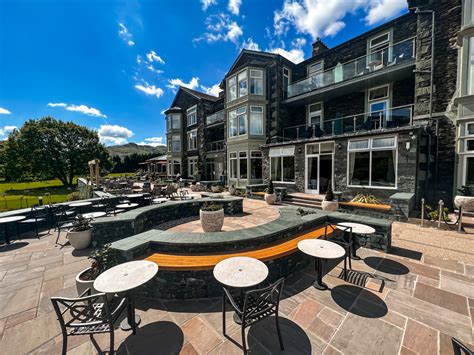 Inn on the Lake hotel unveils one of the largest outdoor terraces in ...