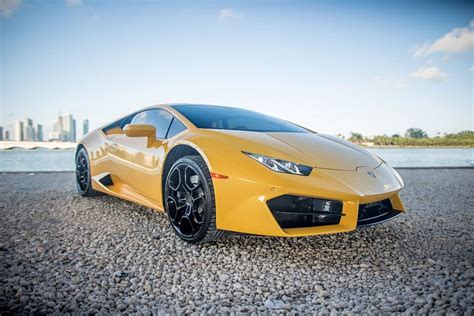 Lamborghini Huracan Yellow - Rent A Luxury Car