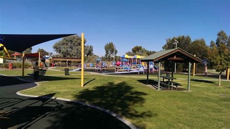 Explore Palms Caravan Park, Mildura, Vic