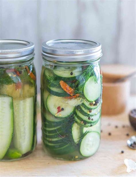 Make your own garlic dill pickles at home with this easy recipe, no ...