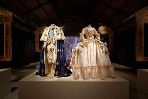 Marie Antoinette. The Oscar-winning Costumes Of A Queen - Museo del Tessuto