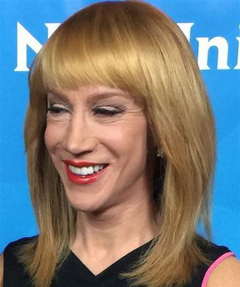 Kathy Griffin apologizes for photo showing her holding President Trump ...