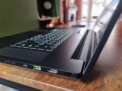 Razer Blade 17 (2022) Review - IGN