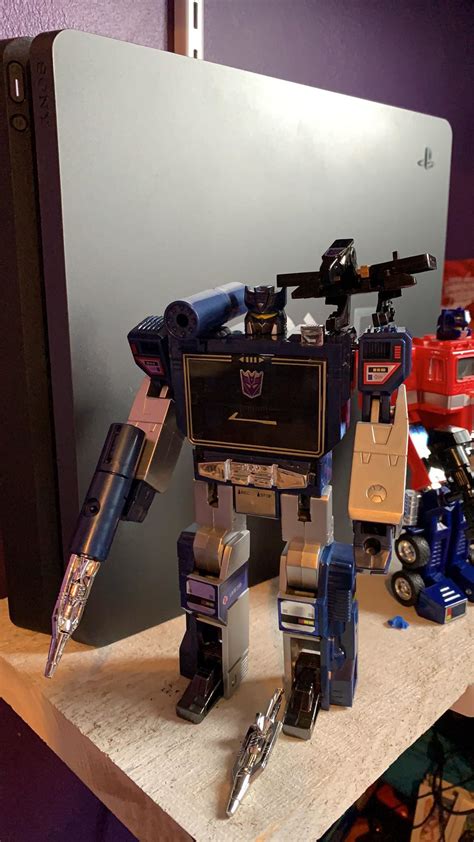 (G1 Soundwave reissue) I was just casually store hopping when I ...