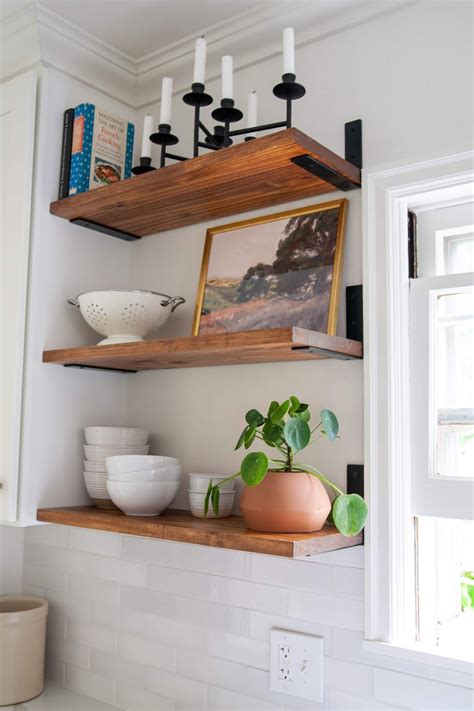 DIY, budget-friendly floating-look open shelves! / Create / Enjoy