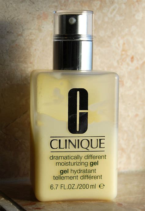 Clinique Dramatically Different Moisturizing Gel reviews in Facial ...