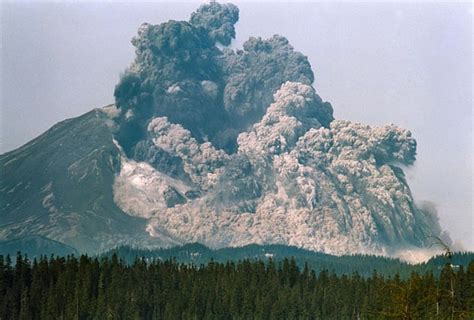 62nd Airlift Wing Recalls Mount St. Helen’s Eruption on 40th ...