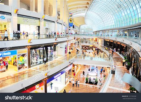 7,242 Singapore Shopping Mall Centre Images, Stock Photos & Vectors ...